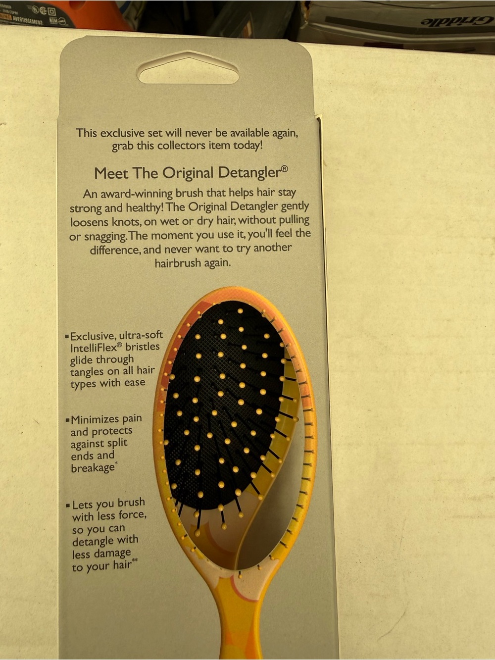 Wet Brush Star Wars The Mandalorian Limited Edition Detangler - Yellow/Green - Picture 2 of 2